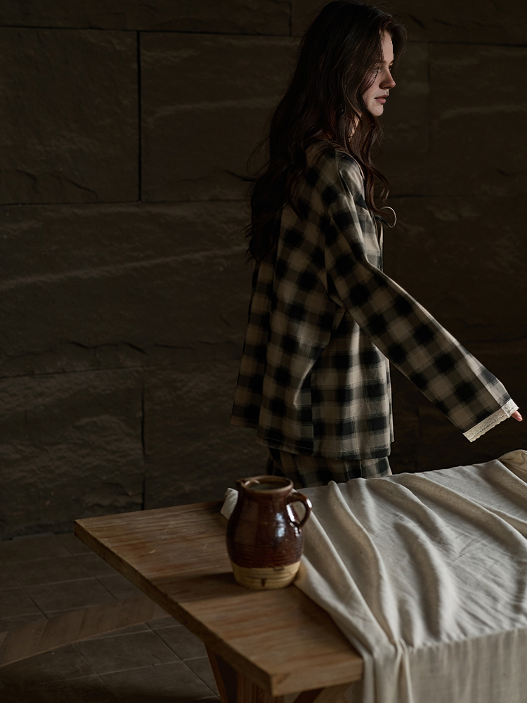 0101 matching plaid pajama set