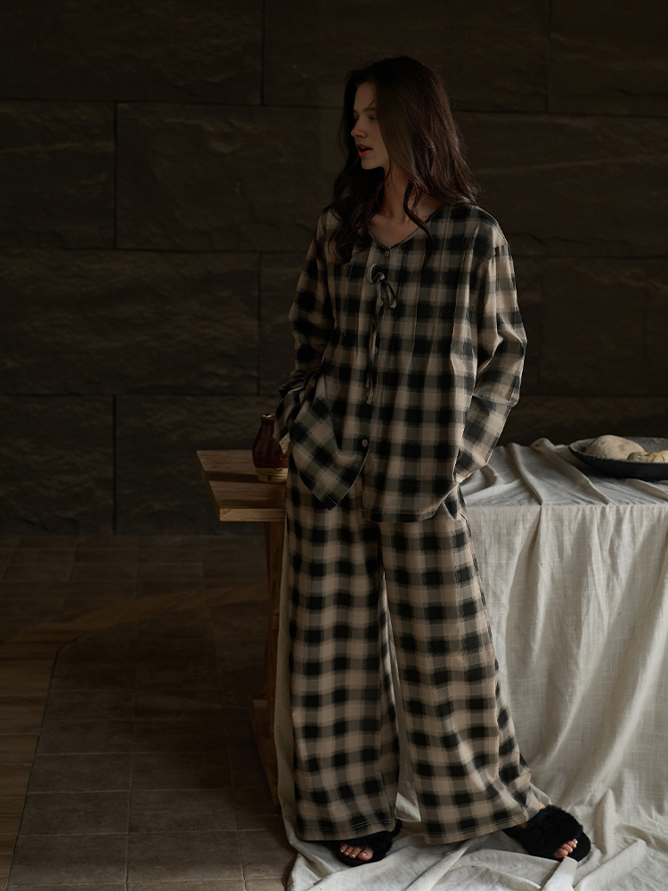 0101 matching plaid pajama set