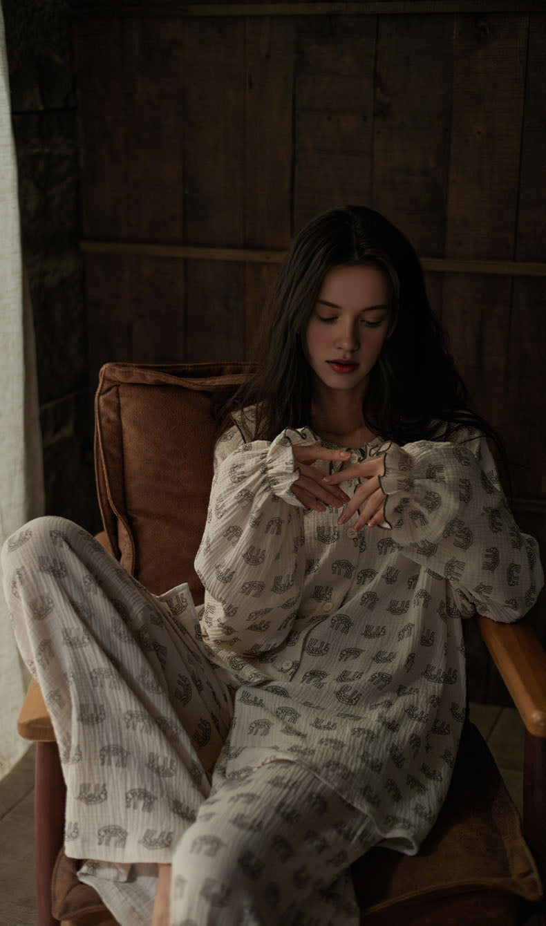 096 Saber-toothed tiger matching Pajama set