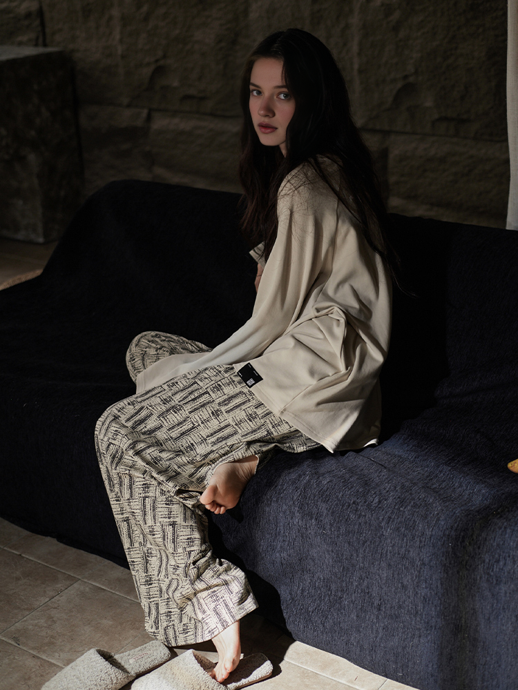 102 geometric print matching pajama set